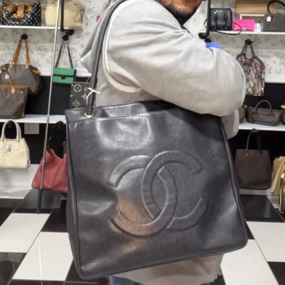 Auth CHANEL Caviar Leather Large Shoulder Tote Bag - Picture 3 of 7